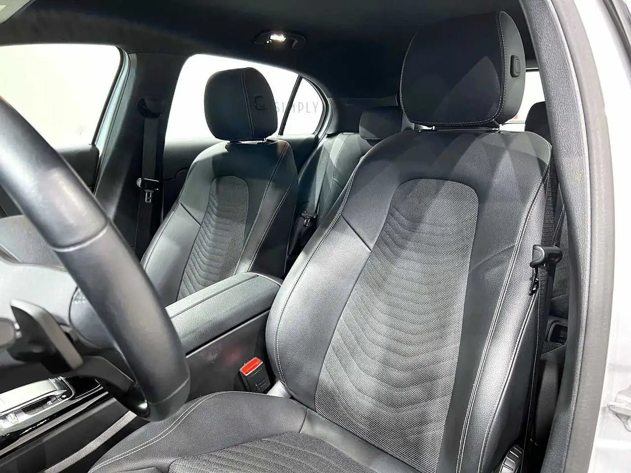 MERCEDES-BENZ - A 220 (2019 - km 30.451 - Benzina)