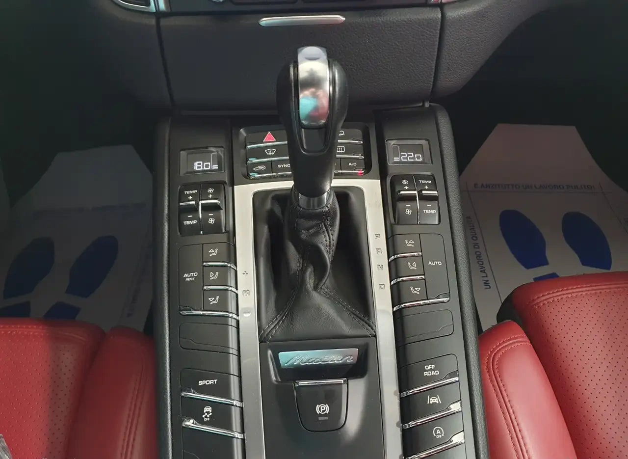 PORSCHE - MACAN (2017 - km 87.583 - Benzina)