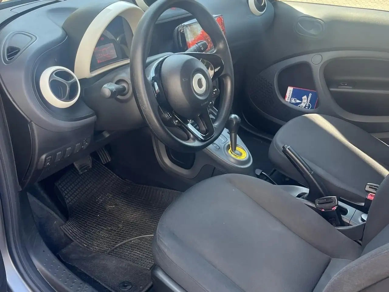 SMART - FORTWO (2018 - km 111.300 - Benzina)