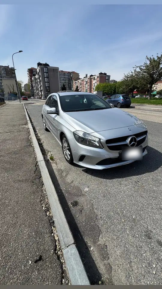 MERCEDES-BENZ - A 200 (2015 - km 127.000 - Diesel)