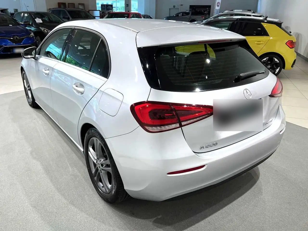 MERCEDES-BENZ - A 220 (2019 - km 30.451 - Benzina)