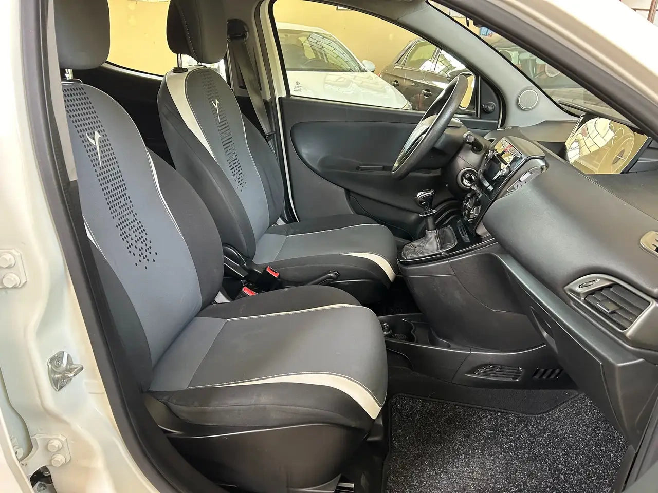 LANCIA - YPSILON (2014 - km 186.400 - Gpl)