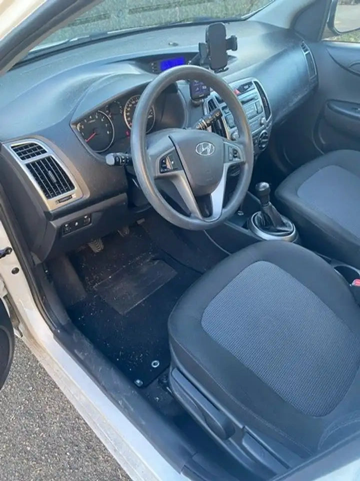 HYUNDAI - I20 (2014 - km 113.000 - Benzina)