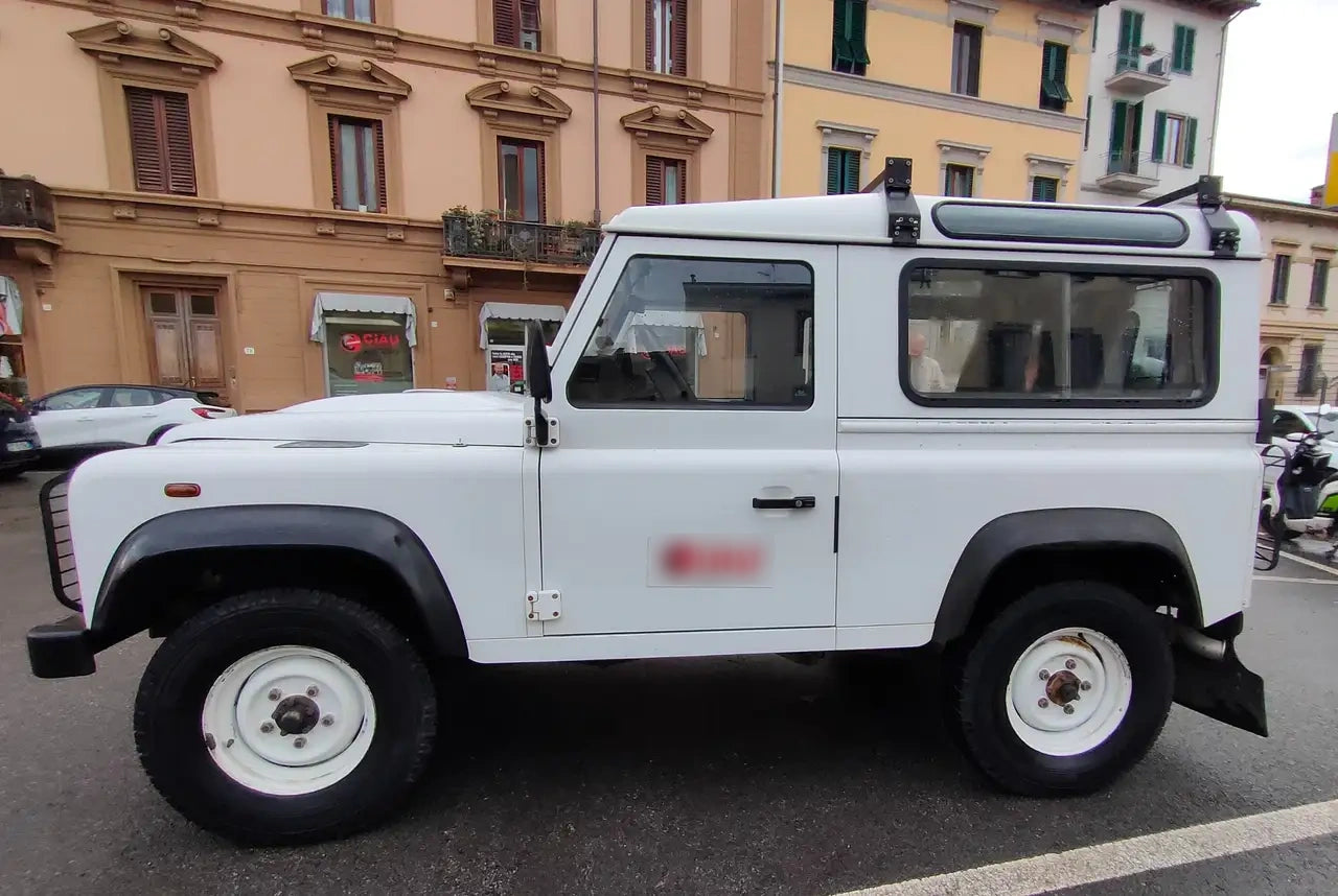 LAND ROVER - DEFENDER (2011 - km 75.000 - Diesel)