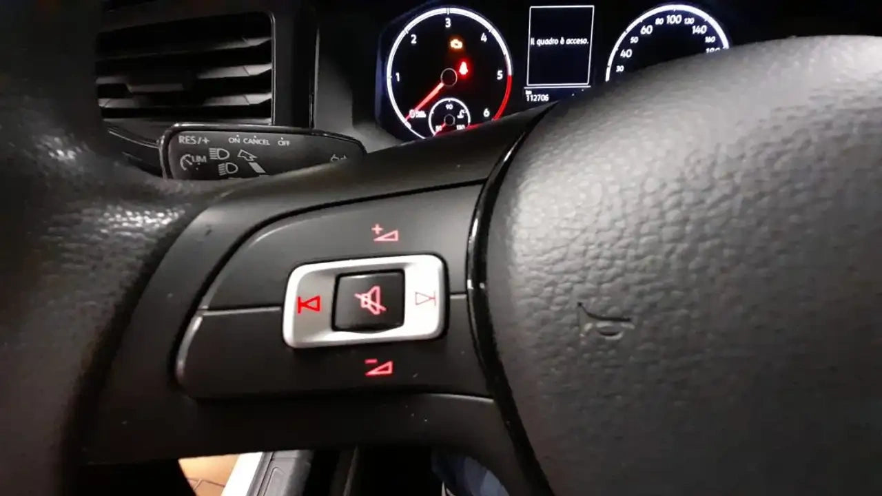 VOLKSWAGEN - POLO (2019 - km 112.703 - Diesel)