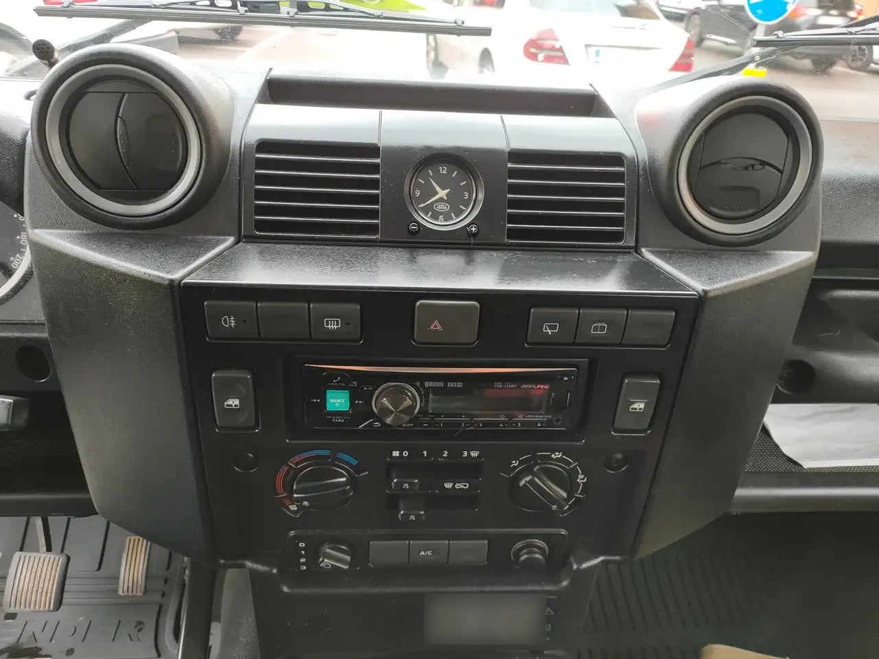 LAND ROVER - DEFENDER (2011 - km 75.000 - Diesel)