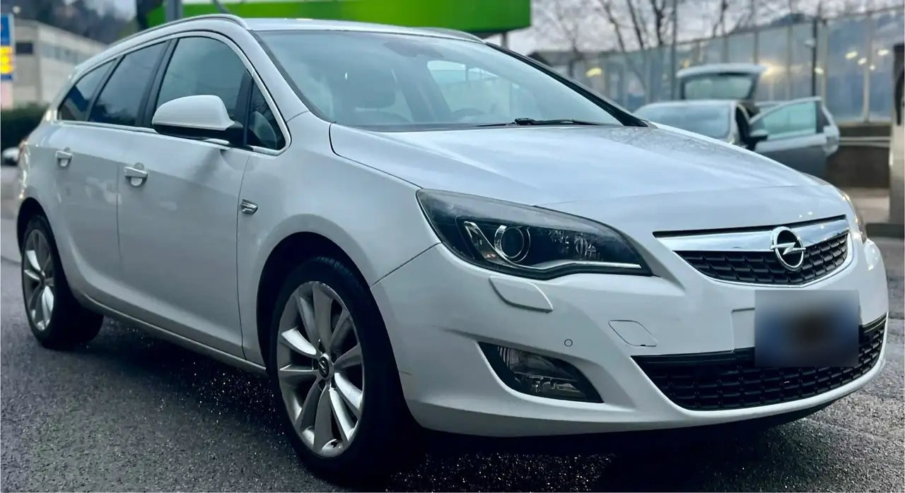OPEL - ASTRA (2013 - km 100.000 - Diesel)