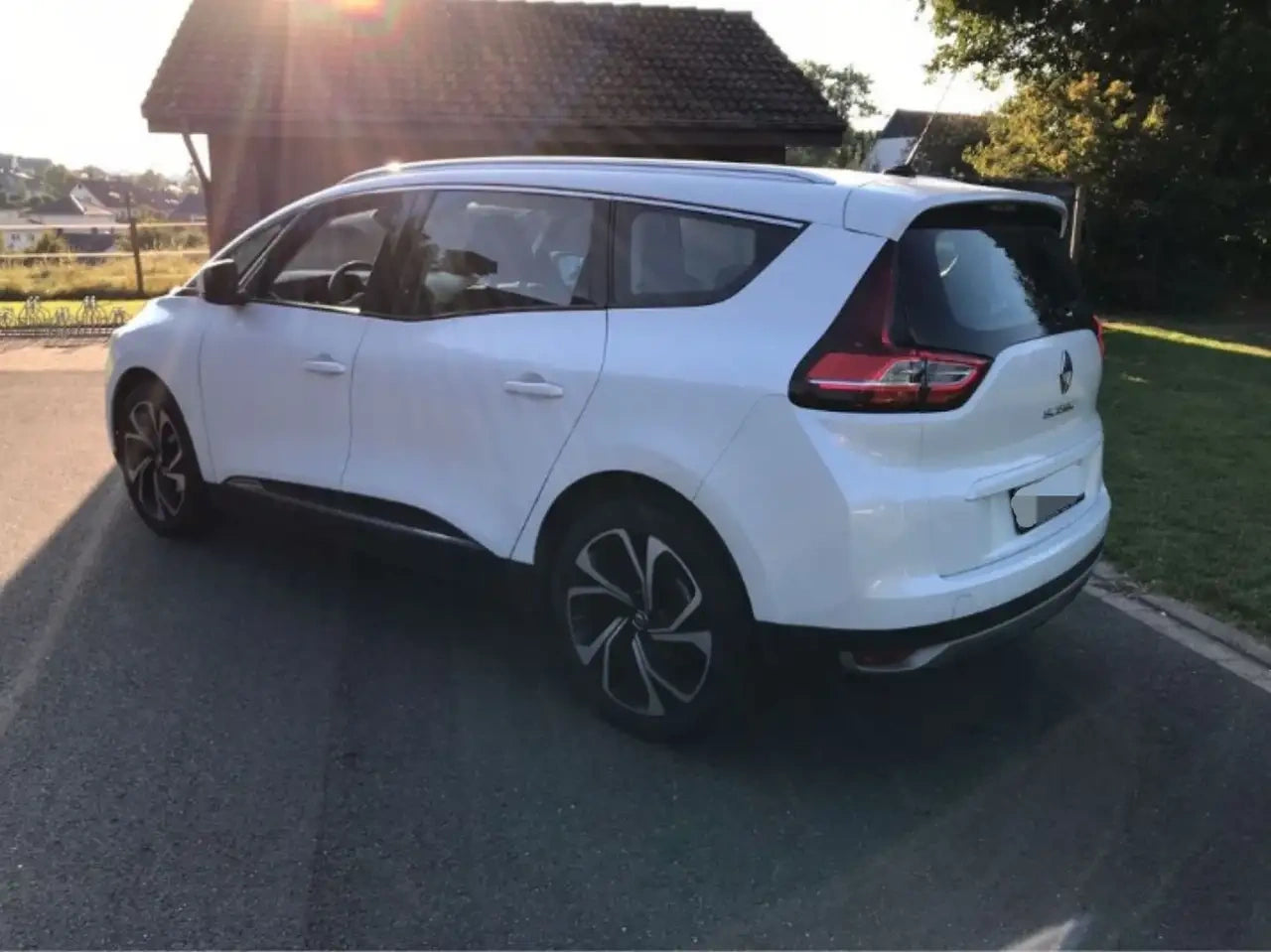 RENAULT - SCENIC (2017 - km 137.000 - Diesel)