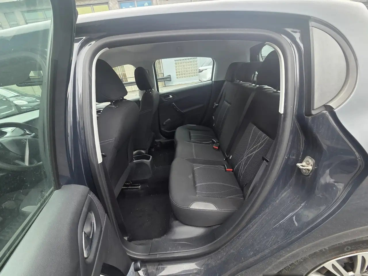 PEUGEOT - 208 (2015 - 130.000 km - Benzina)
