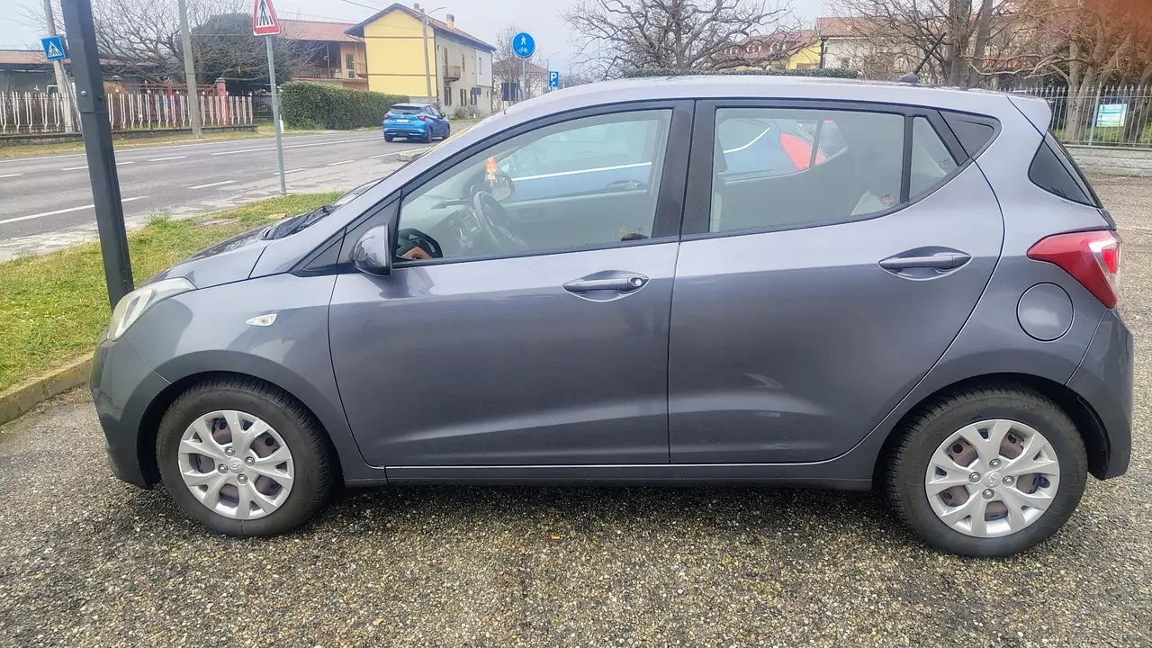 HYUNDAI - I10 (2014 - km 135.000 - Benzina)