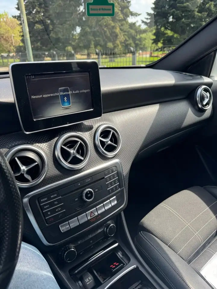 MERCEDES-BENZ - A 200 (2015 - km 127.000 - Diesel)