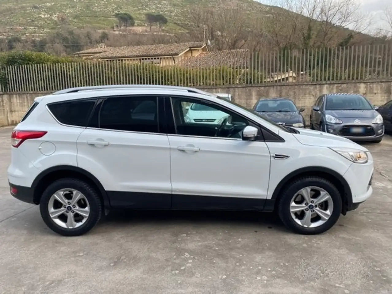 FORD - KUGA (2016 - km 249.000 - Diesel)