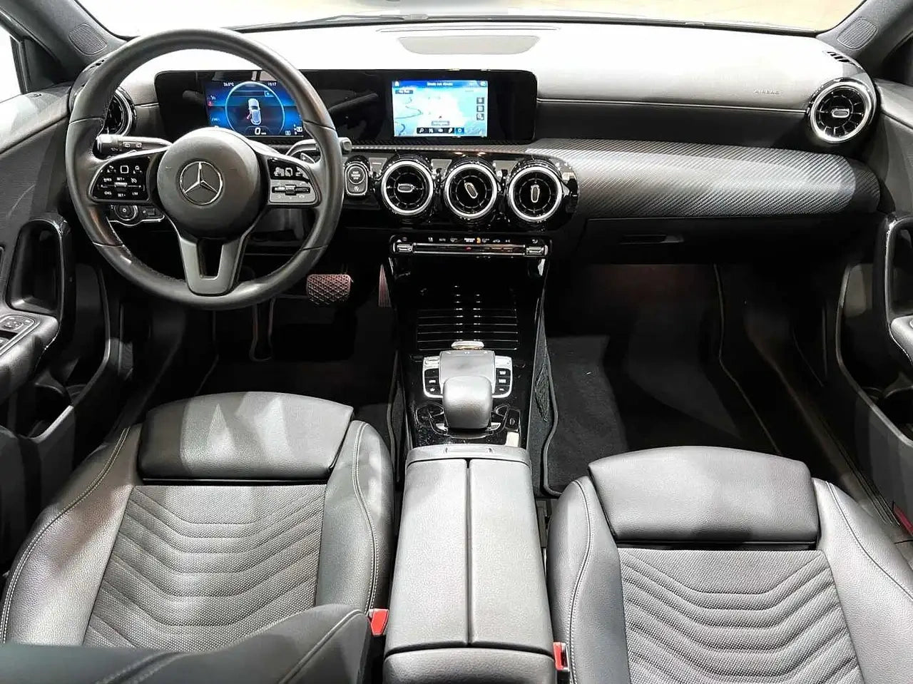MERCEDES-BENZ - A 220 (2019 - km 30.451 - Benzina)