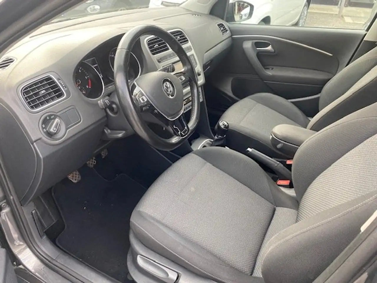VOLKSWAGEN - POLO (2017 - km 80.000 - Diesel)