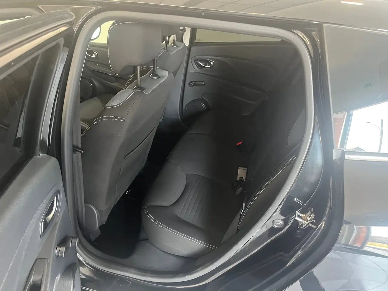 RENAULT - CLIO (2015 - km 156.577 - Diesel)