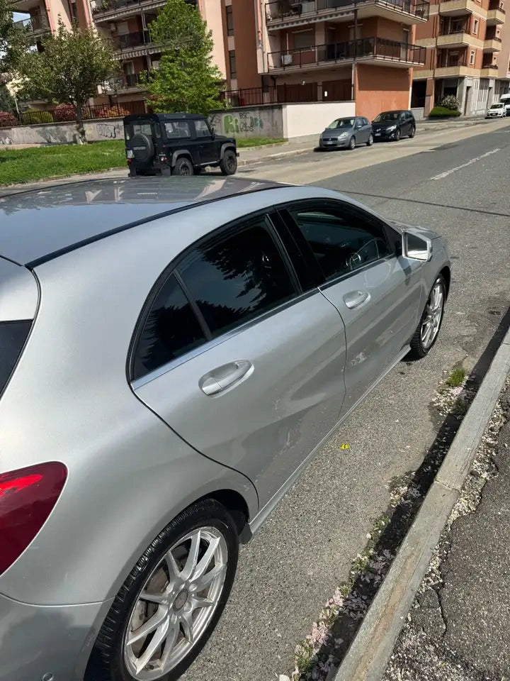 MERCEDES-BENZ - A 200 (2015 - km 127.000 - Diesel)