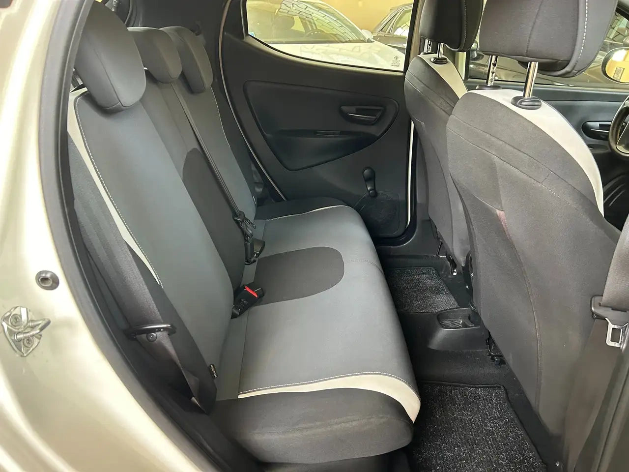 LANCIA - YPSILON (2014 - km 186.400 - Gpl)