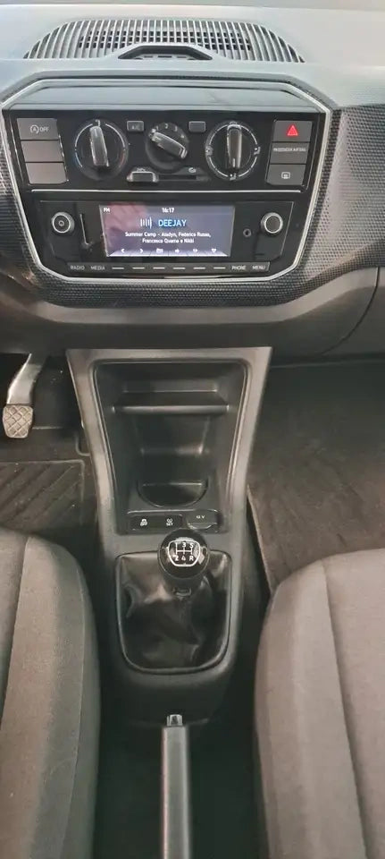 VOLKSWAGEN - UP! (2019 - km 15.900 - Metano)