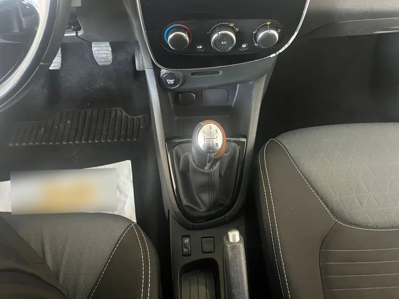 RENAULT - CLIO (2015 - km 156.577 - Diesel)
