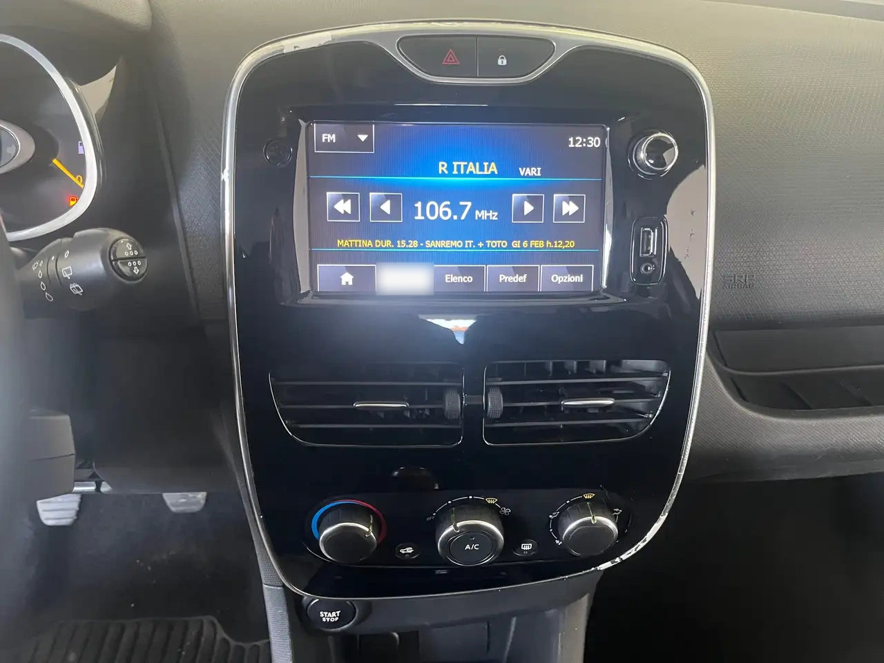 RENAULT - CLIO (2015 - km 156.577 - Diesel)