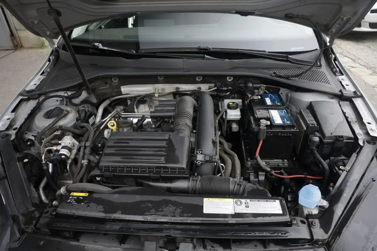 VOLKSWAGEN - GOLF (2016 - km 159.000 - Metano)
