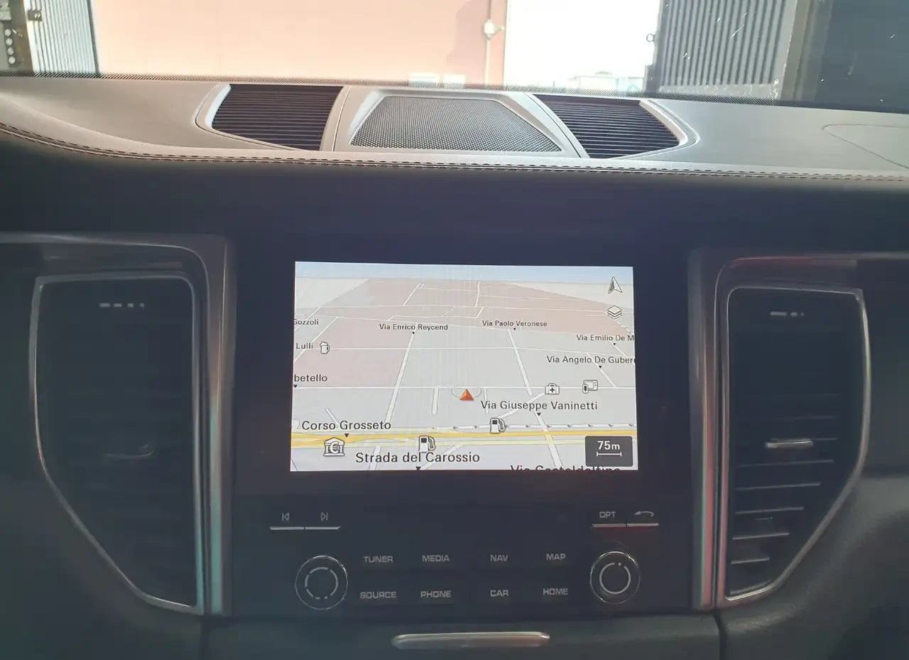 PORSCHE - MACAN (2017 - km 87.583 - Benzina)