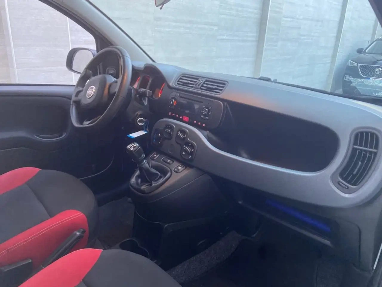 FIAT - PANDA (2018 - km 39.000 - Benzina)