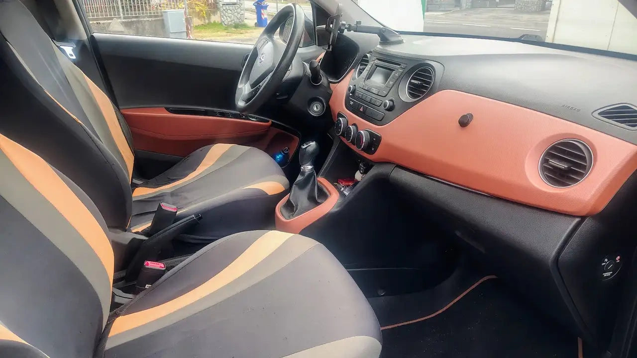 HYUNDAI - I10 (2014 - km 135.000 - Benzina)