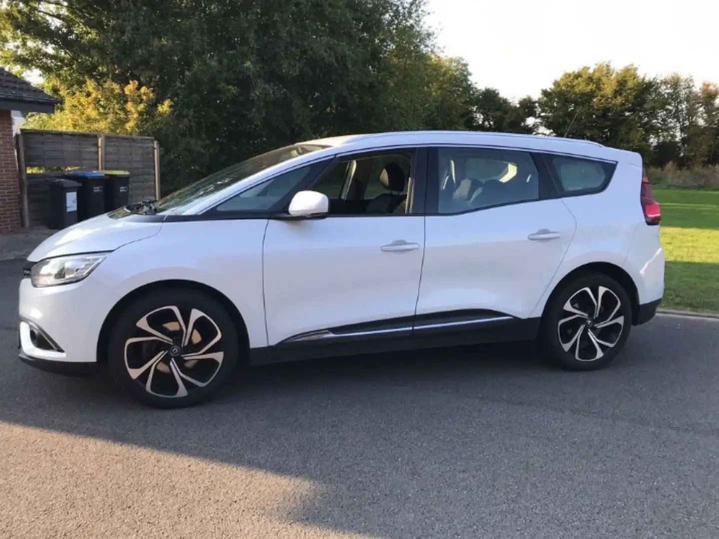 RENAULT - SCENIC (2017 - km 137.000 - Diesel)