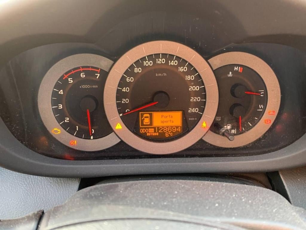 TOYOTA - RAV 4 (2011 - km 128.694 - Diesel)