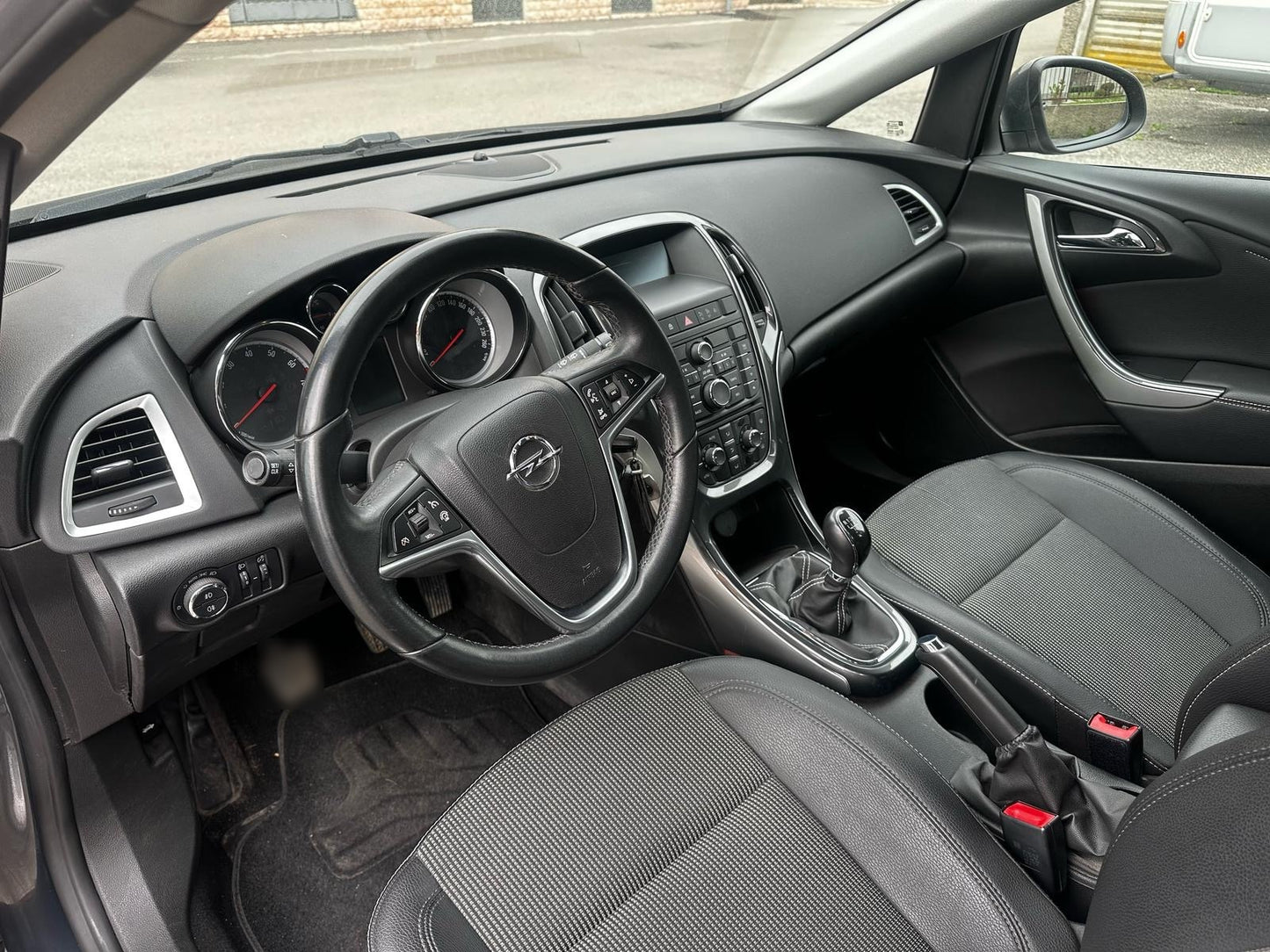 OPEL - ASTRA (2014 - km 111.000 - Gpl)