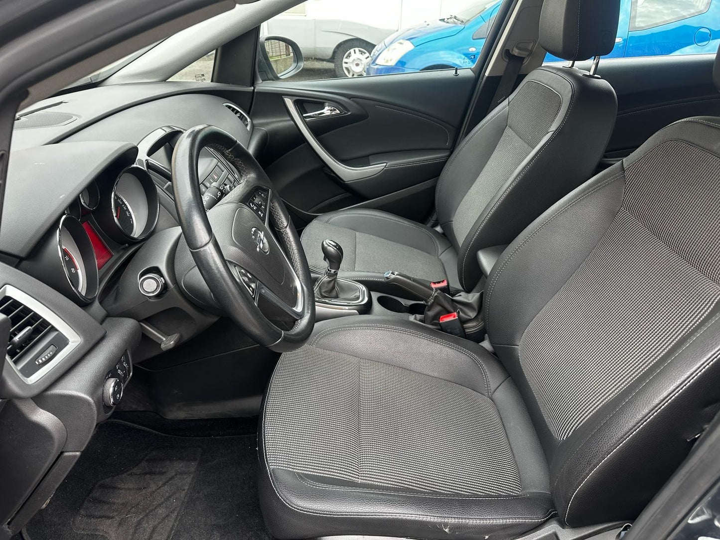 OPEL - ASTRA (2014 - km 111.000 - Gpl)