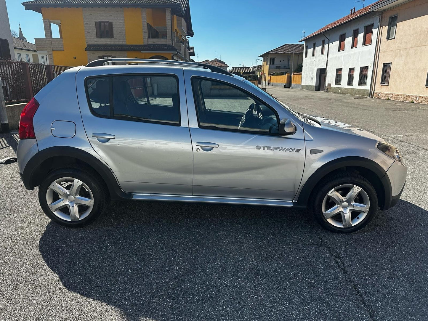 DACIA - SANDERO STEPWAY (2011 - km 146.000 - Diesel)