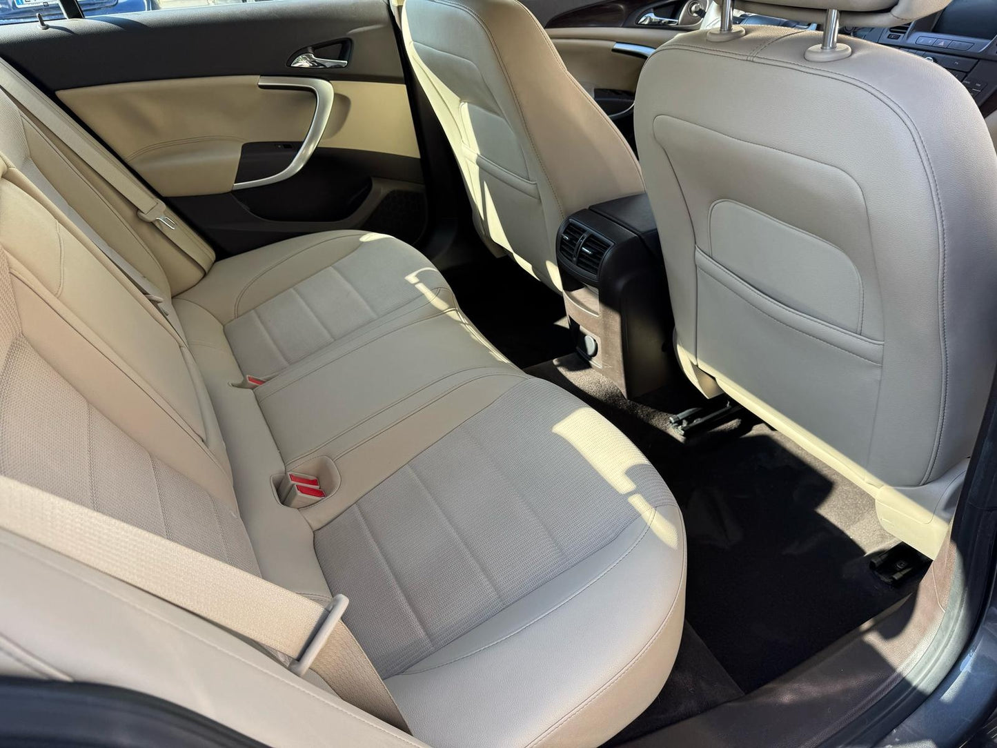 OPEL - INSIGNIA (2009 - km 138.000 - GPL)