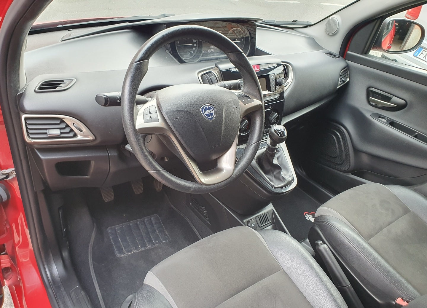 LANCIA - YPSILON (2018 - km 71.371 - Gpl)