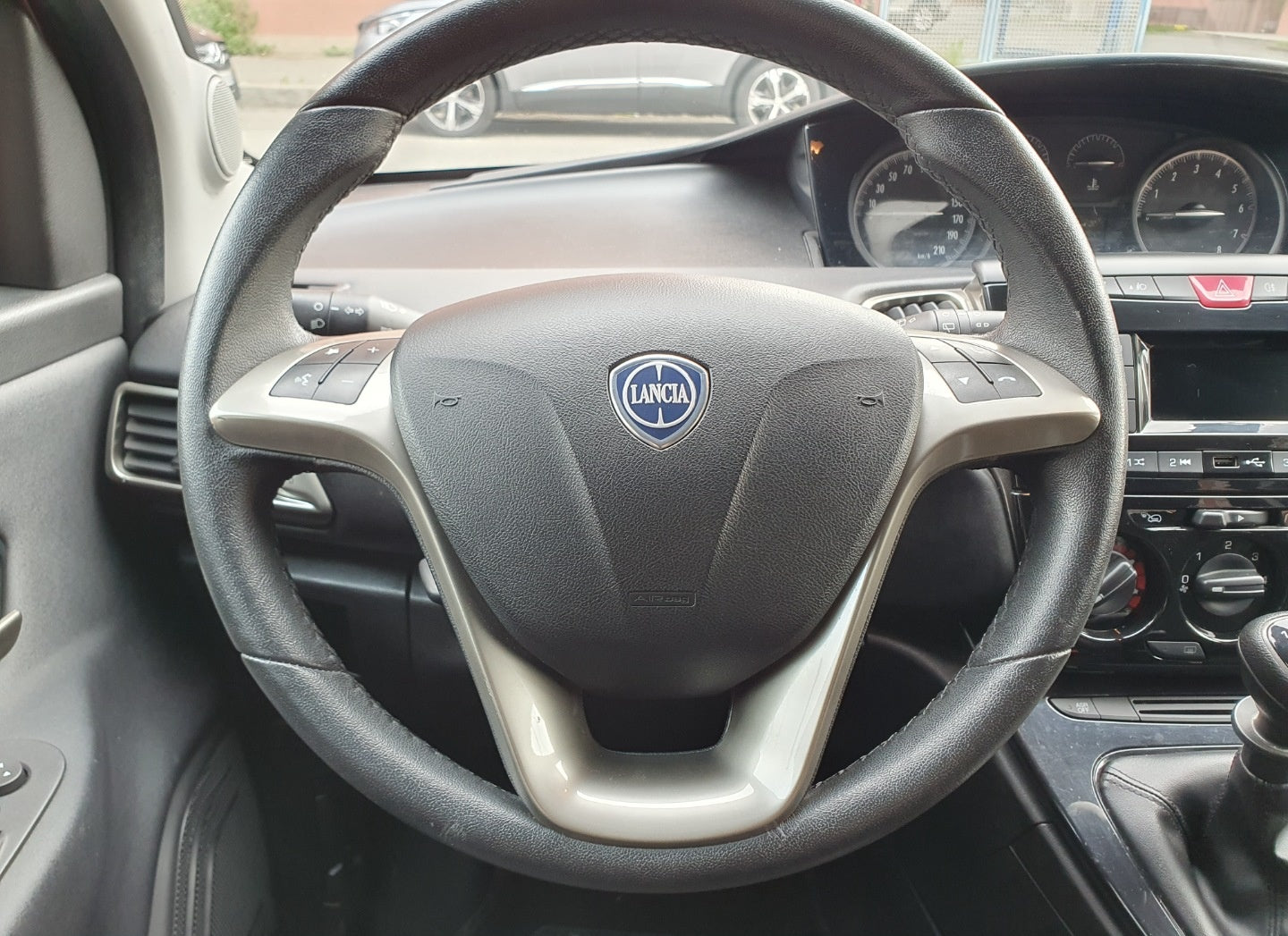 LANCIA - YPSILON (2018 - km 71.371 - Gpl)