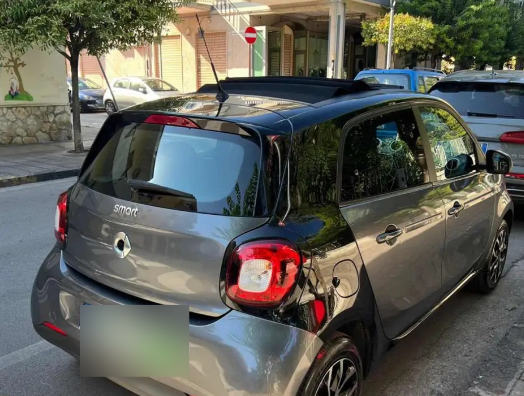 SMART - FORFOUR (2019 - km 115.000 - Benzina)