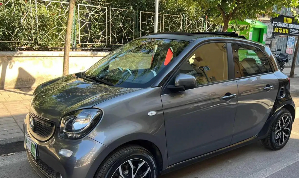 SMART - FORFOUR (2019 - km 115.000 - Benzina)
