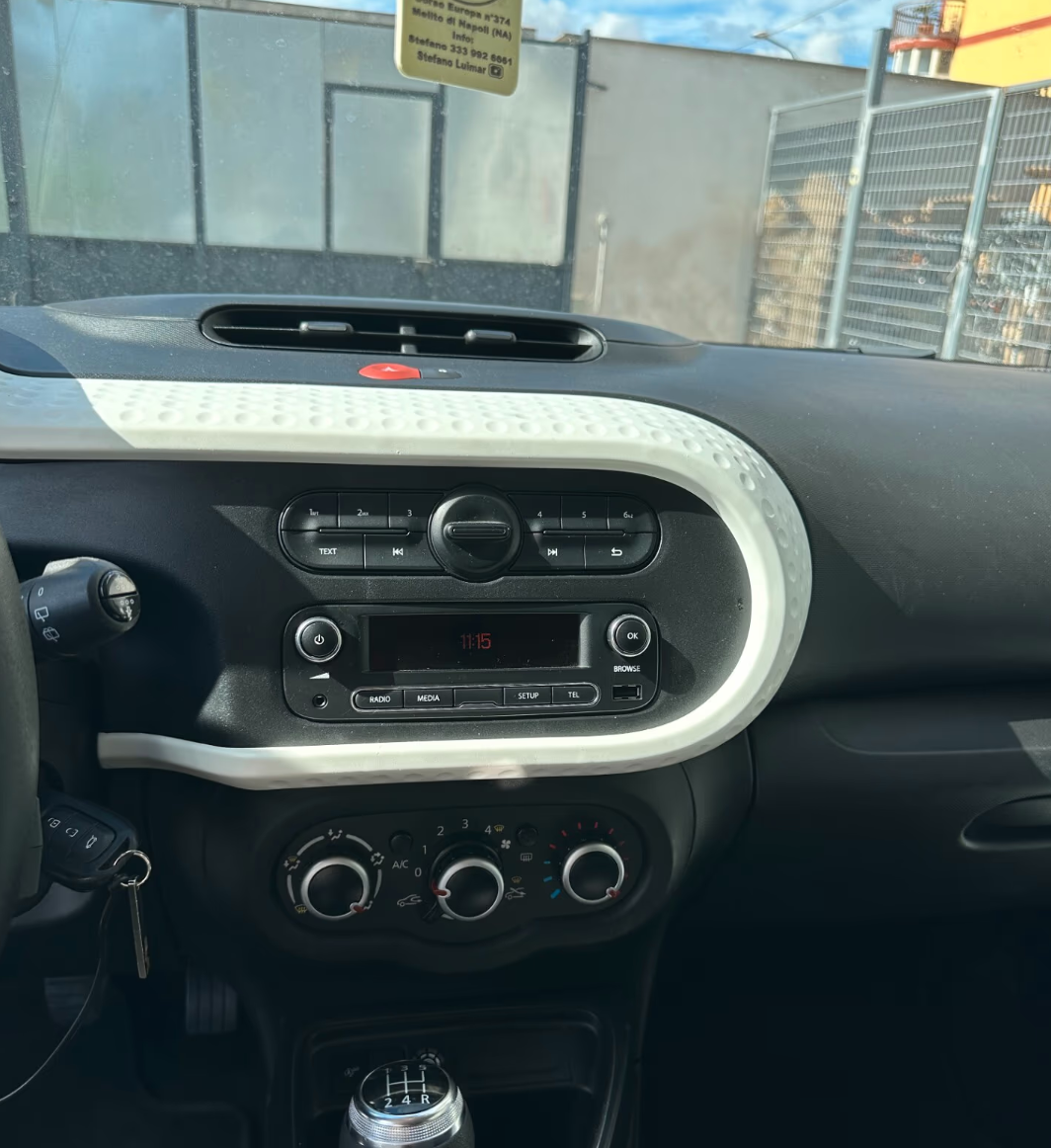 RENAULT - TWINGO (2019 - km 110.000 - Benzina)