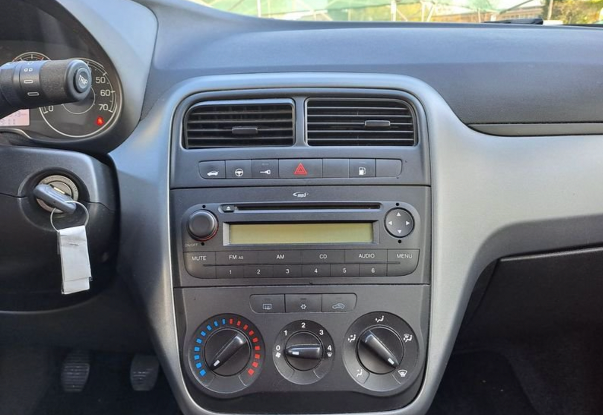 FIAT - PUNTO (2013 - km 118.973 - Metano)