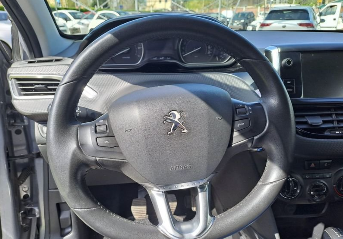PEUGEOT - 2008 (2016 - 160.601 - Diesel)