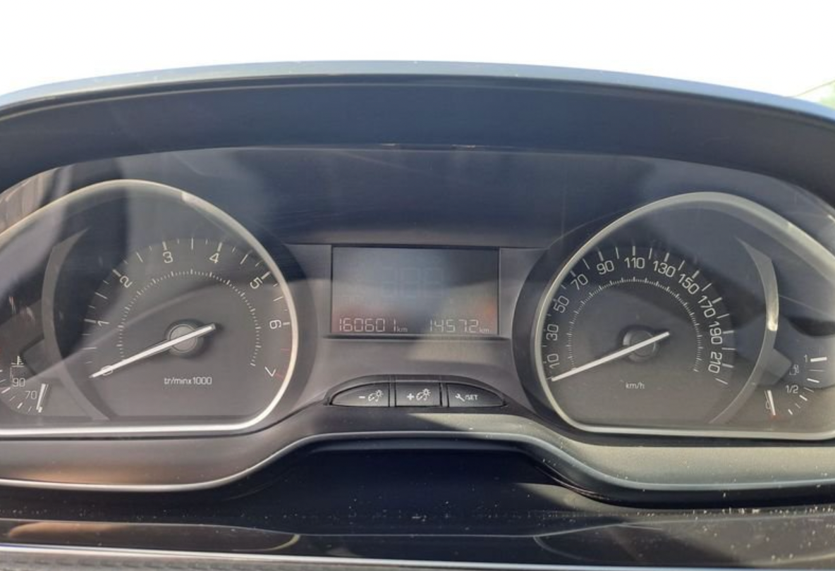 PEUGEOT - 2008 (2016 - 160.601 - Diesel)