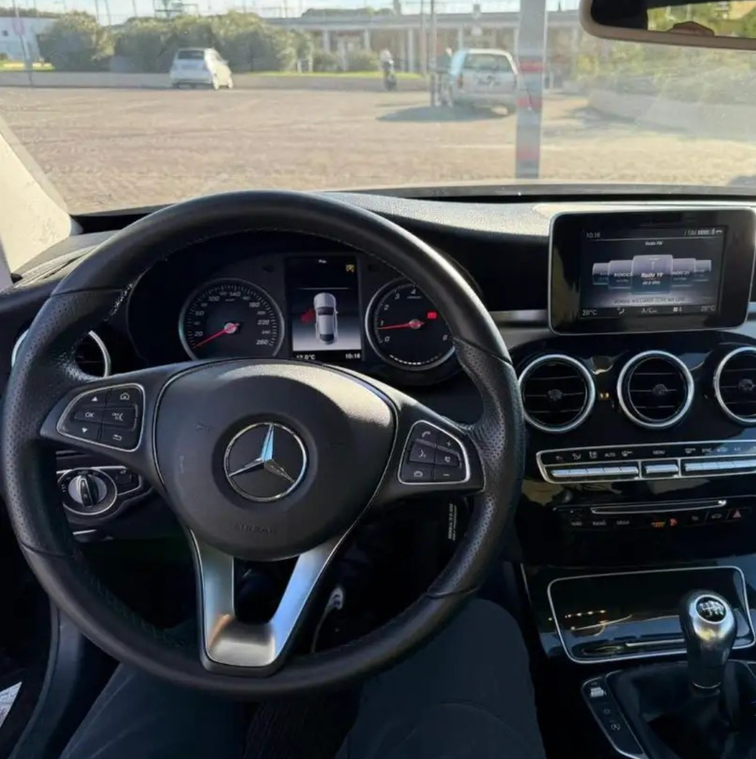MERCEDES-BENZ - C 200 (2018 - km 39.000 - Benzina)