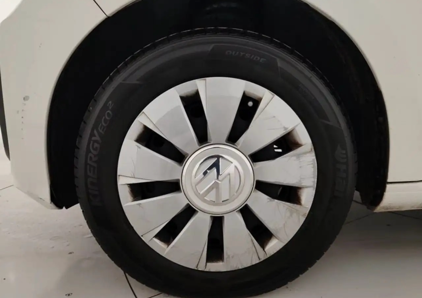 VOLKSWAGEN - UP! (2018 - km 63.700 - Benzina)