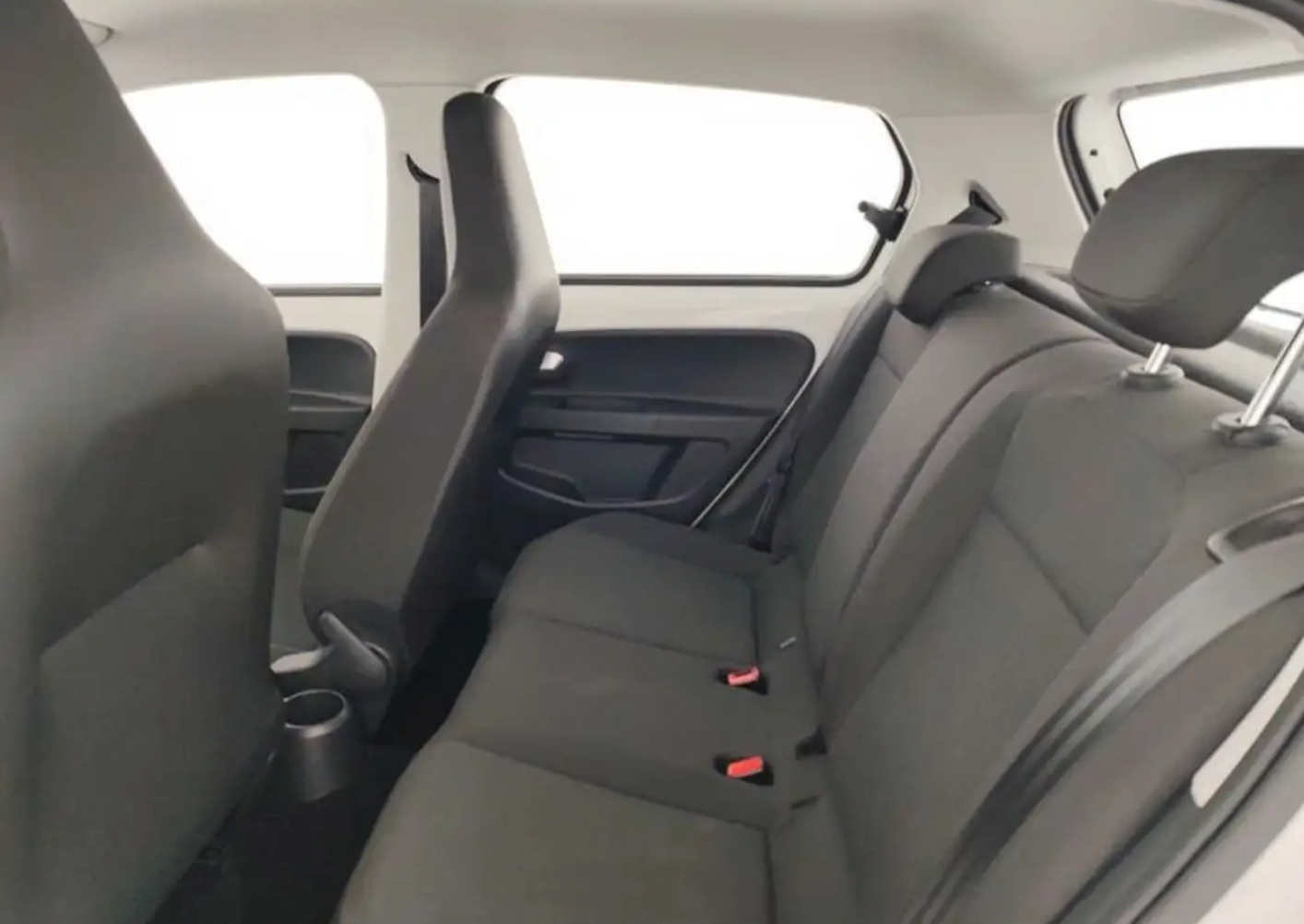 VOLKSWAGEN - UP! (2018 - km 63.700 - Benzina)