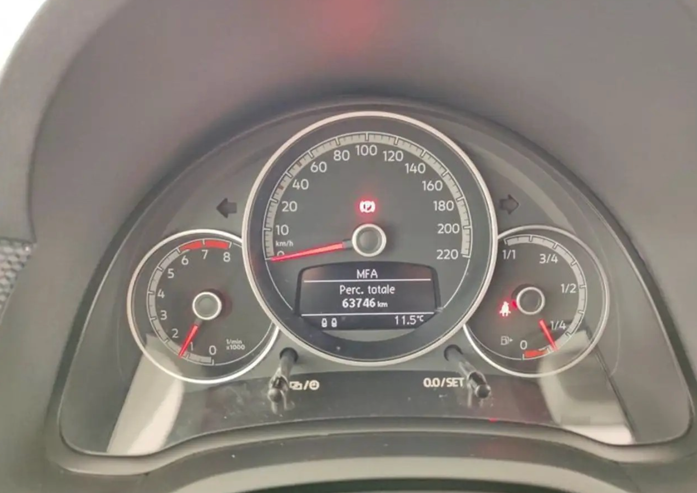VOLKSWAGEN - UP! (2018 - km 63.700 - Benzina)