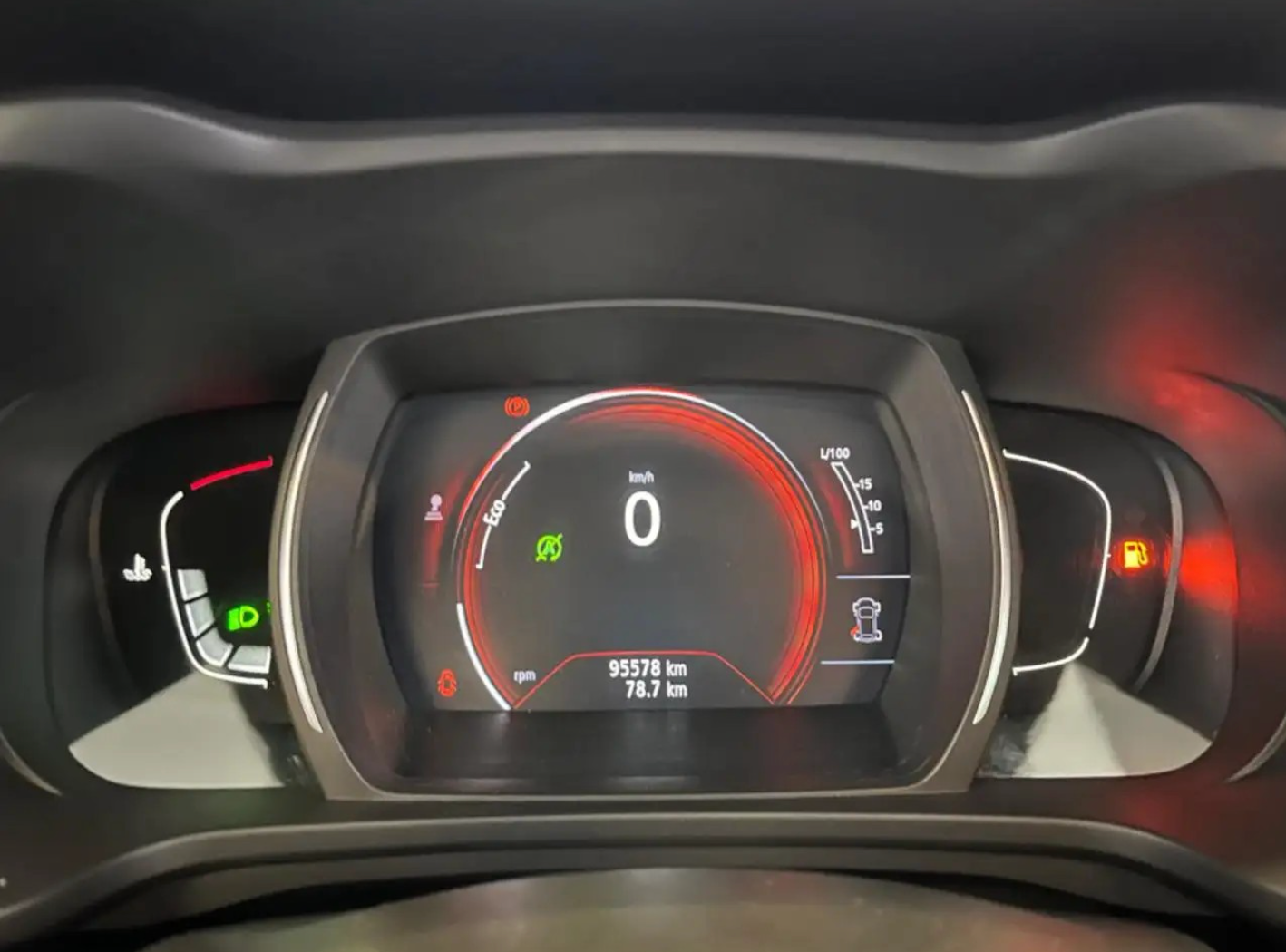 RENAULT - KADJAR (2017 - km 95.578 - Diesel)