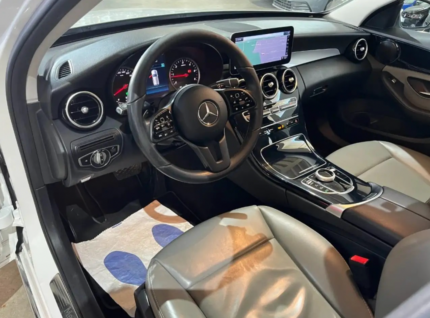 MERCEDES-BENZ - C 220 (2019 - km 168.000 - Diesel)