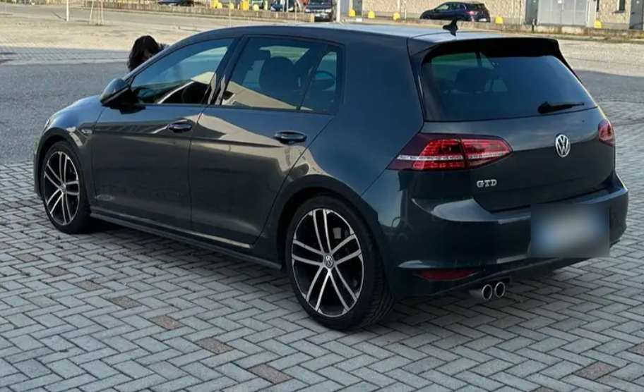 VOLKSWAGEN - GOLF GTD (2017 - km 150.000 - Diesel)