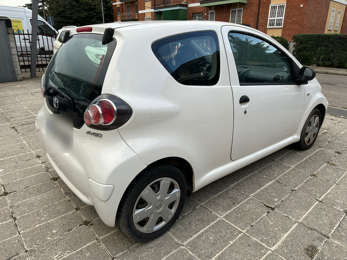 TOYOTA - AYGO (2011 - km 183.748 - Benzina)